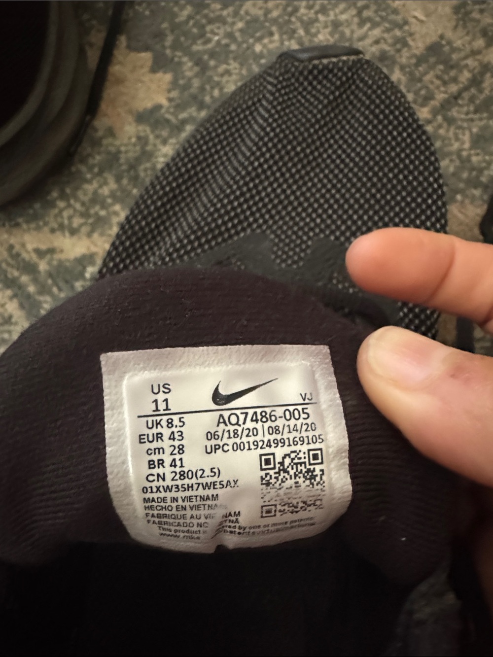 Nike Men’s Black Athletic Running Shoes - Picture 4 of 5